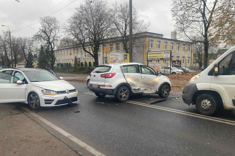 Zderzenie kilku samochodów na ul. Piłsudskiego. Aktualizacja