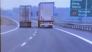 „210 km/h na tempomacie. Skrajnie niebezpieczna jazda na krajowej siódemce