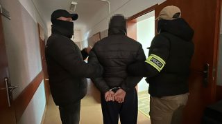 Zarzuty podwójnego zabójstwa ze szczególnym okrucieństwem. 29-latek tymczasowo aresztowany