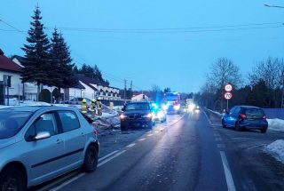 Zdarzenie drogowe w miejscowości Parcele Łomskie (DW-563)