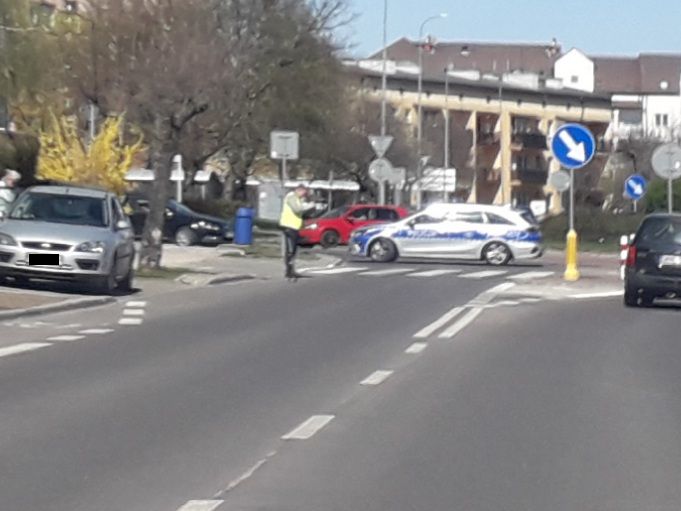 Potrącenie 12‑latki i upadek 16‑latka z hulajnogi. Policja ostrzega