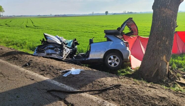 Śmiertelny wypadek na DK 57 w Przasnyszu. Nie żyje dwóch mężczyzn