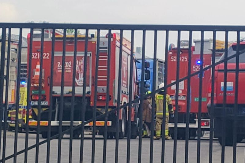 Śmiertelny wypadek w Mławie. TIR najechał na mechanika