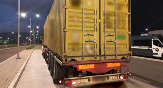 Nienormatywne transporty bez zezwoleń zatrzymane pod Mławą