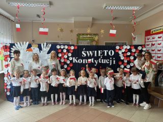 Przedszkolaki z MPS 3 świętują święto Konstytucji 3 Maja