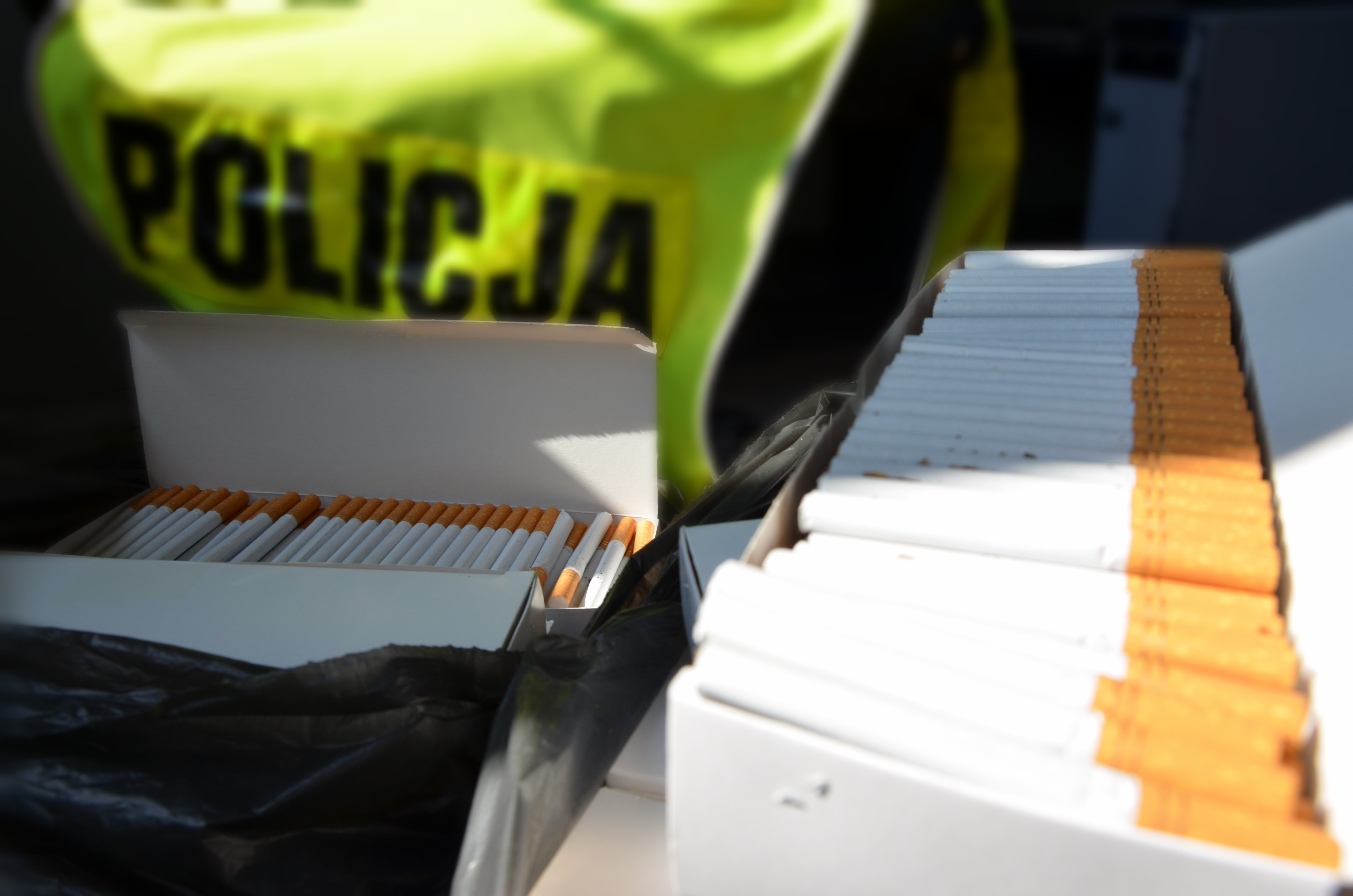 Nielegalne papierosy przejęte w Szreńsku. 40-latek zatrzymany przez mławskich kryminalnych