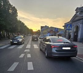 Aktualności Zdarzenie drogowe na ulicy Żwirki w Mławie. Policja apeluje o ostrożność