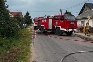 Miączyn Mały. Pożar słomy na naczepie ciężarówki