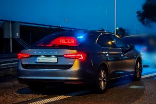 Chciał uniknąć mandatu. Trafił do policyjnego aresztu i usłyszał zarzut korupcyjny
